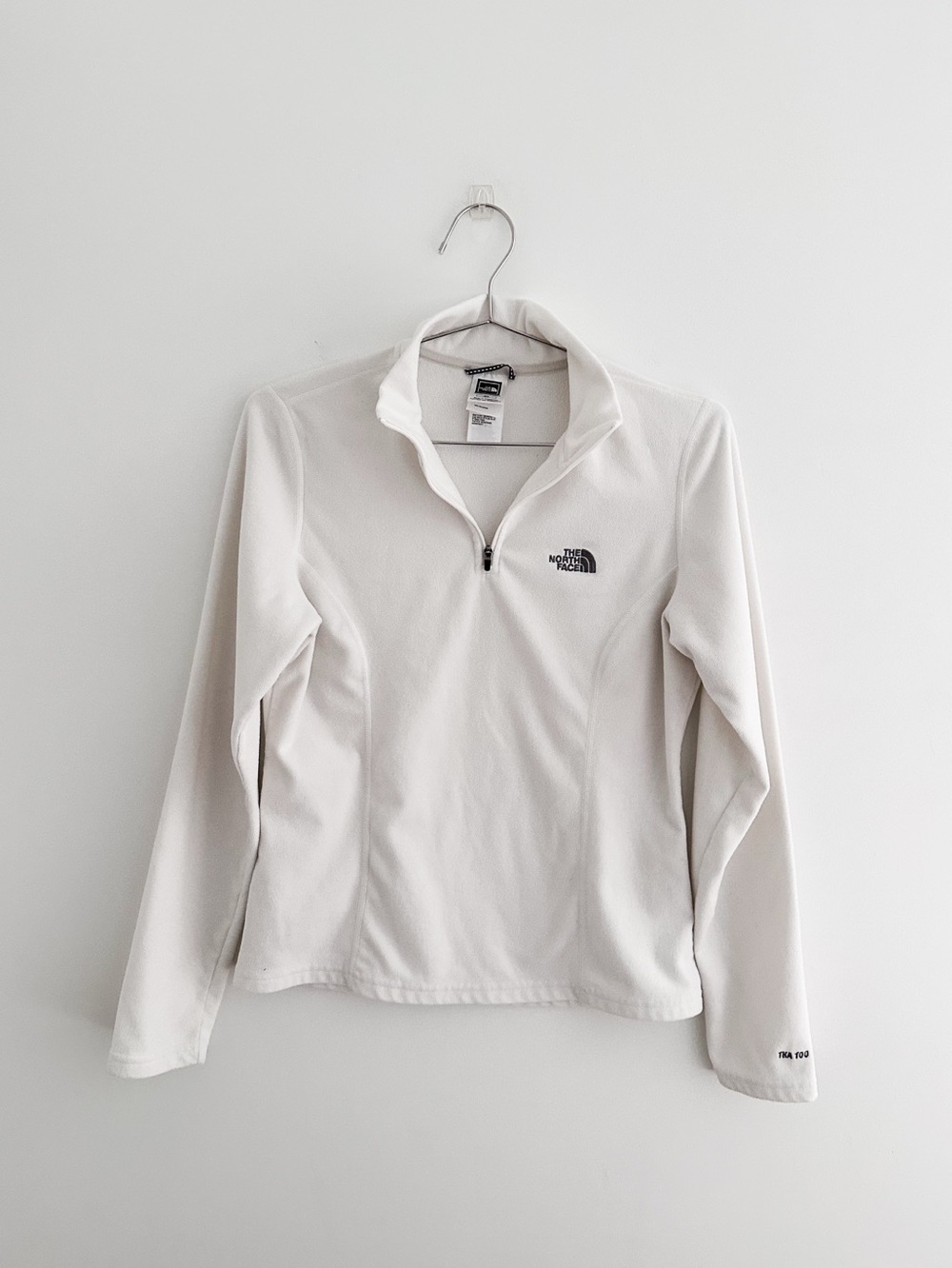 The North Face Women's White Quarter-Zip Fleece Pullover
